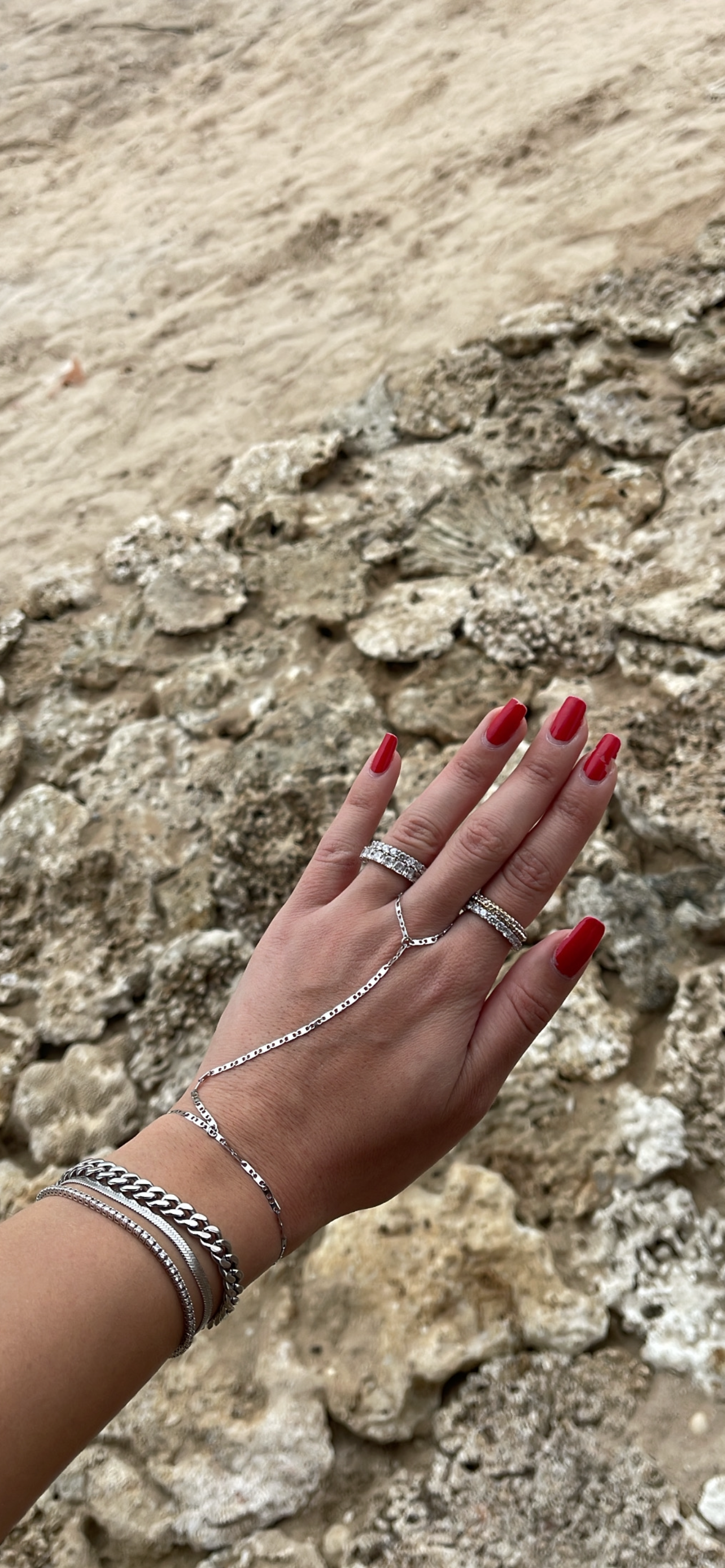 Almada Hand Chain Silver