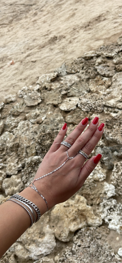 Almada Hand Chain Silver