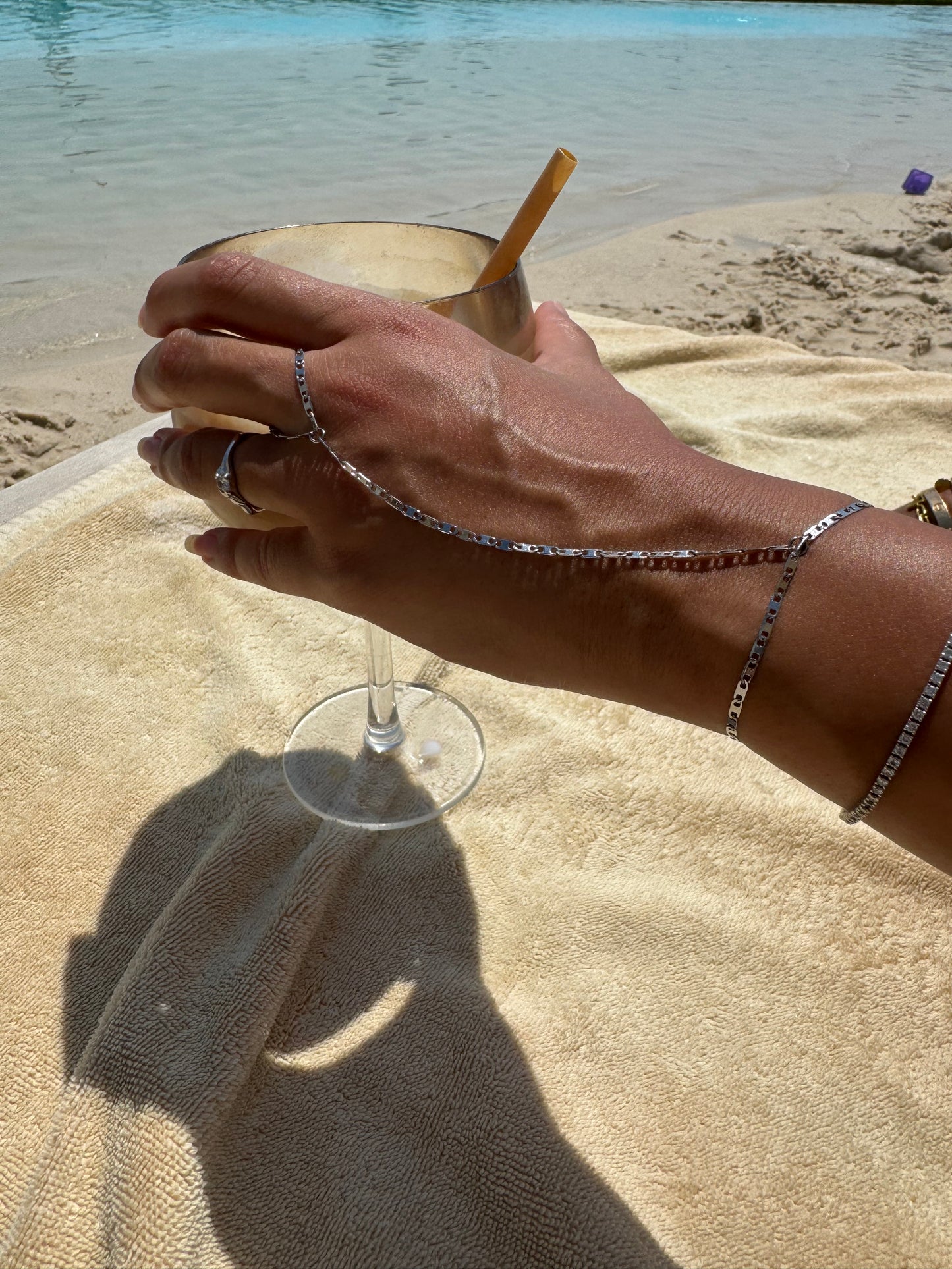 Almada Hand Chain Silver