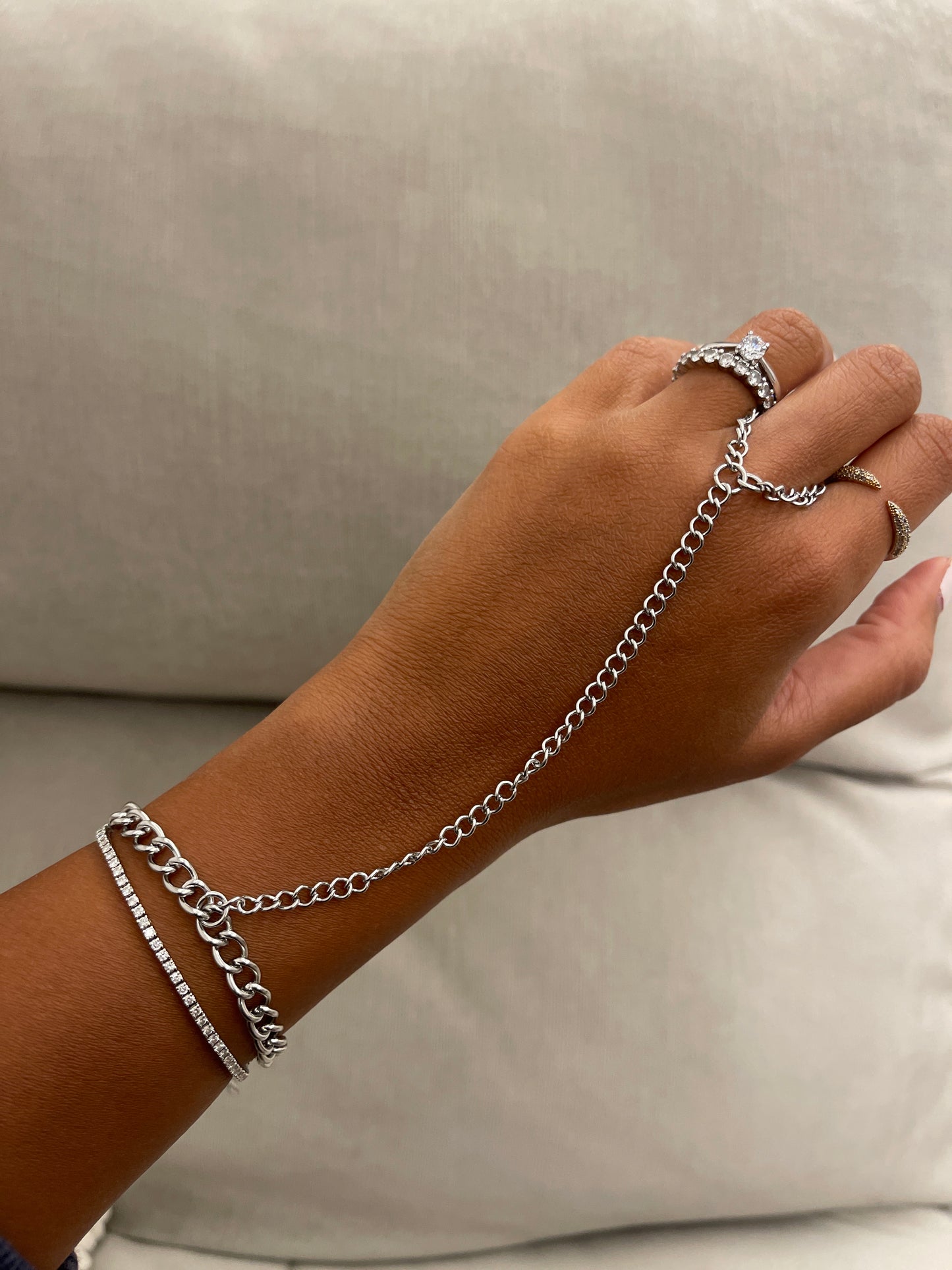 Essential Hand Chain Silver